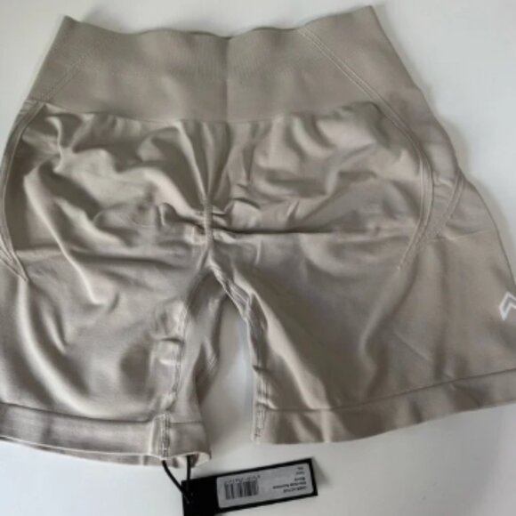 Oner Active EFFORTLESS SEAMLESS SHORTS 2XL Color Sand - Picture 1 of 3